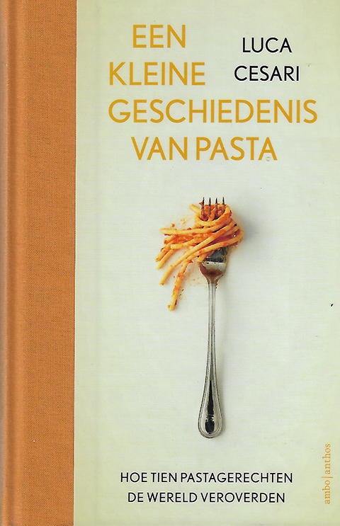De omslag van het boek met een vork waarop spaghetti is gedraaid.