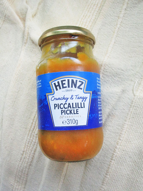 Een pot Piccalilly pickle.
