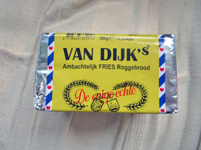 Een pakje Van Dijk's Roggebrood.