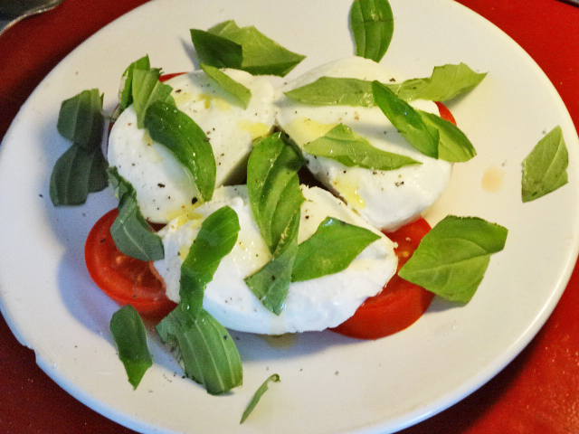 Een foto van een Salade Caprese.