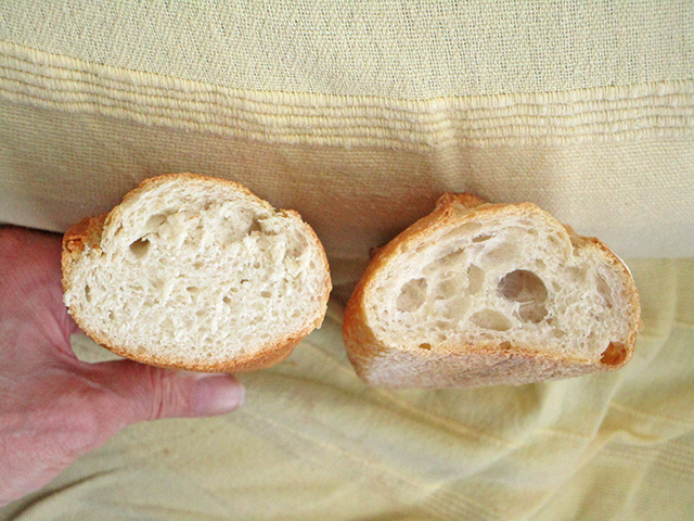 Een doorsnede door de twee soorten stokbrood.
